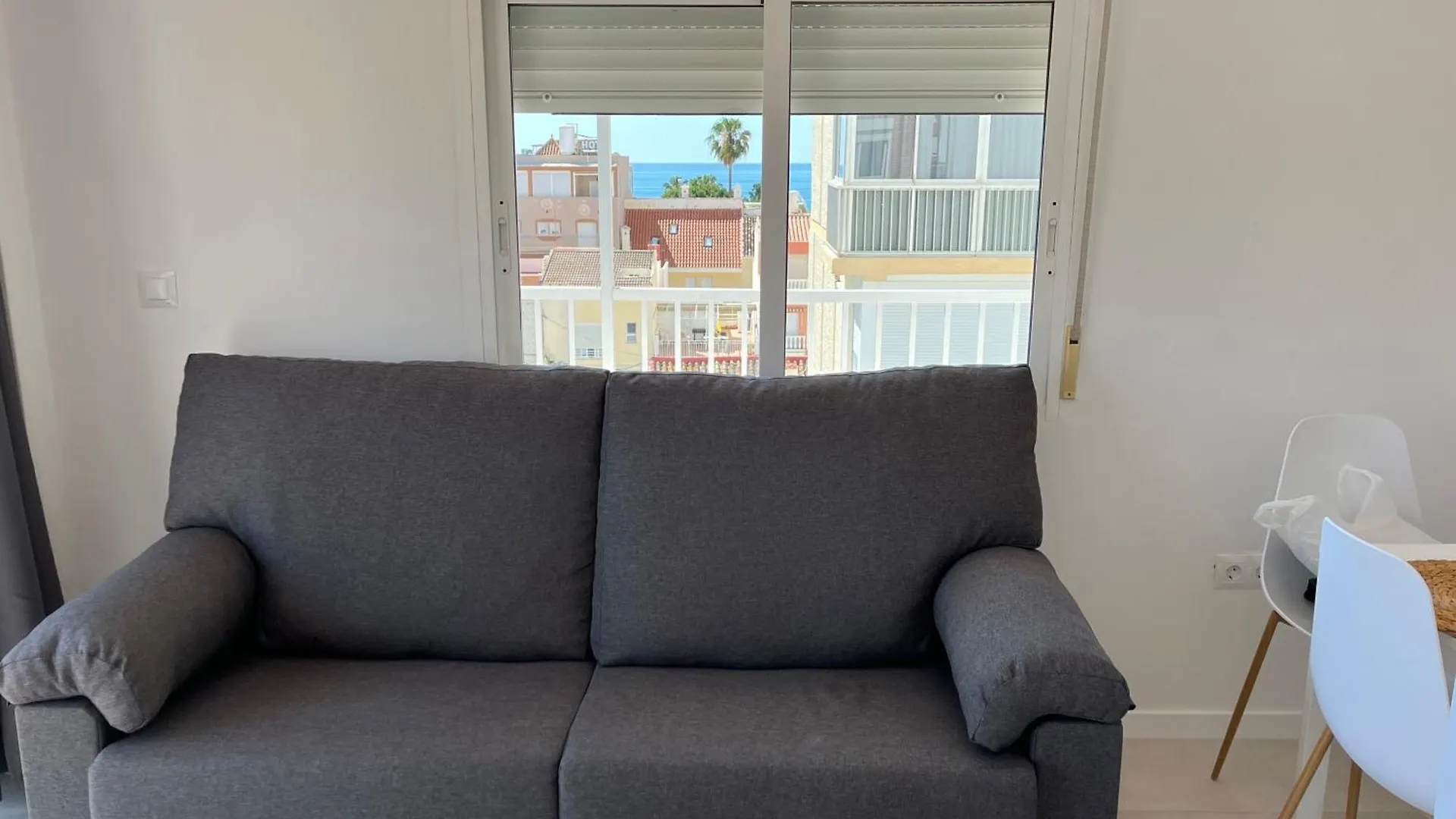 Apartamento Con Vistas Al Mar Y La Montana Torre Del Mar Spain